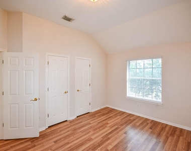 3211 Chapel Creek Way - Photo Thumbnail 23