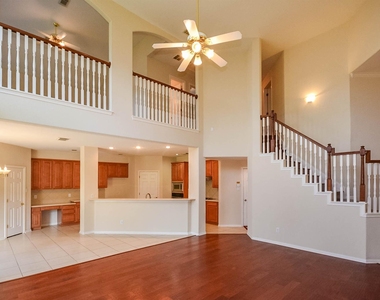 3211 Chapel Creek Way - Photo Thumbnail 9