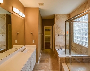 3211 Chapel Creek Way - Photo Thumbnail 16