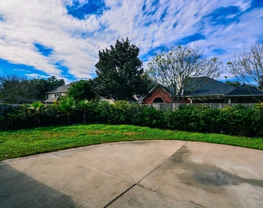 3211 Chapel Creek Way - Photo Thumbnail 27
