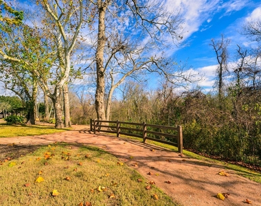 3211 Chapel Creek Way - Photo Thumbnail 31