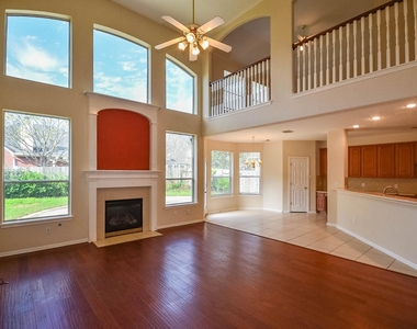 3211 Chapel Creek Way - Photo Thumbnail 8