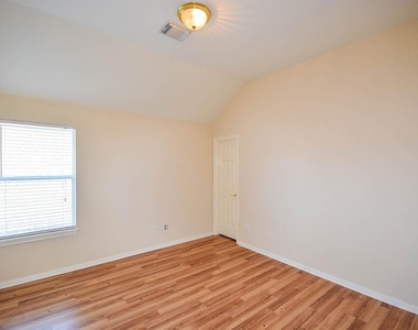 3211 Chapel Creek Way - Photo Thumbnail 21