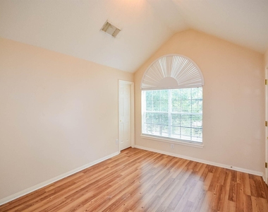 3211 Chapel Creek Way - Photo Thumbnail 22