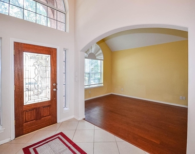 3211 Chapel Creek Way - Photo Thumbnail 3