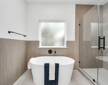 860 Rachel Street Street - Photo Thumbnail 27