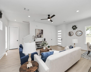860 Rachel Street Street - Photo Thumbnail 4