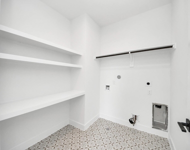 860 Rachel Street Street - Photo Thumbnail 20