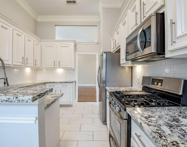 21818 Windsor Castle Drive - Photo Thumbnail 13