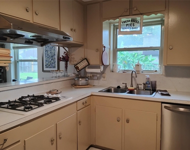 5431 Grape Street - Photo Thumbnail 11