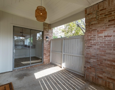 20 Charleston Street N - Photo Thumbnail 12