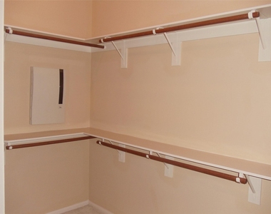 2510 Cambria Court - Photo Thumbnail 8