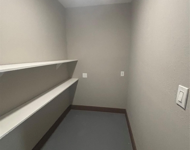 9480 Plum Grove Road - Photo Thumbnail 18