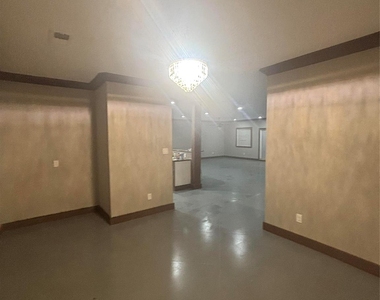 9480 Plum Grove Road - Photo Thumbnail 19
