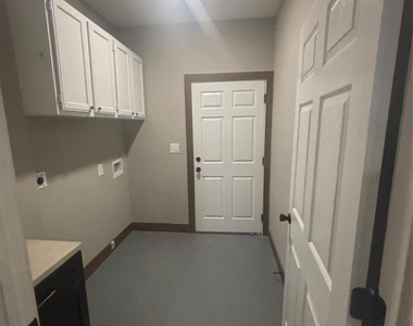 9480 Plum Grove Road - Photo Thumbnail 21