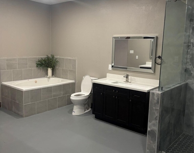 9480 Plum Grove Road - Photo Thumbnail 11