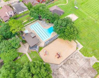 7815 Royan Drive - Photo Thumbnail 15