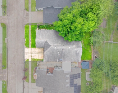 7815 Royan Drive - Photo Thumbnail 11