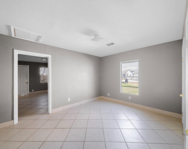 128 Kress Street - Photo Thumbnail 6