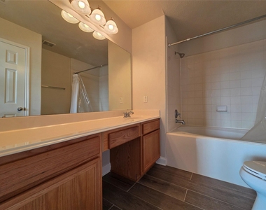 10903 Windfern Lakes Street - Photo Thumbnail 9