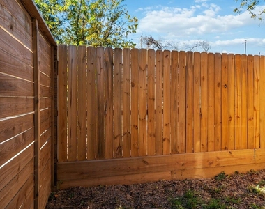 3327 Cornell Street - Photo Thumbnail 37