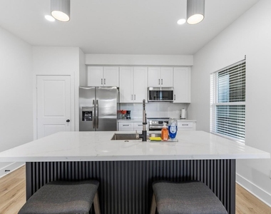 3327 Cornell Street - Photo Thumbnail 12