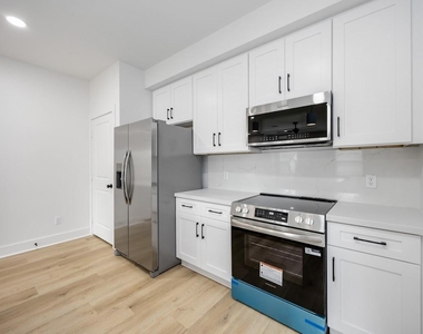 3327 Cornell Street - Photo Thumbnail 8