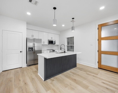 3327 Cornell Street - Photo Thumbnail 6