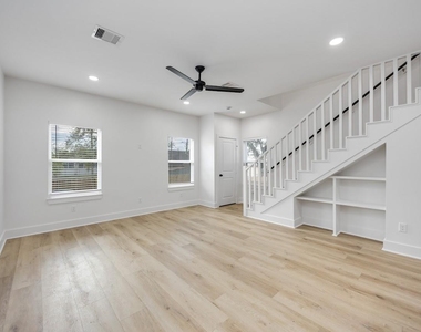 3327 Cornell Street - Photo Thumbnail 17