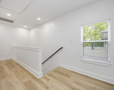 3327 Cornell Street - Photo Thumbnail 19