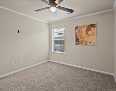 301 Turquoise Trade Drive - Photo Thumbnail 13