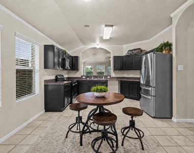 301 Turquoise Trade Drive - Photo Thumbnail 7