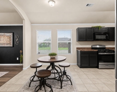 301 Turquoise Trade Drive - Photo Thumbnail 6