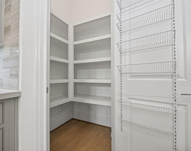 2713 Kinsley Oaks Drive - Photo Thumbnail 13
