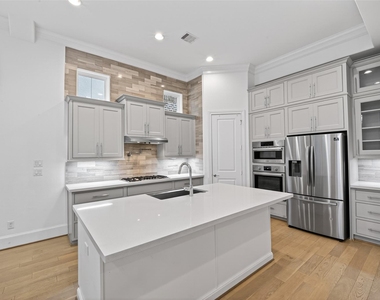 2713 Kinsley Oaks Drive - Photo Thumbnail 1
