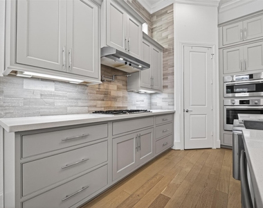 2713 Kinsley Oaks Drive - Photo Thumbnail 12