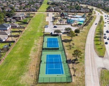 16927 Locust Springs Drive - Photo Thumbnail 24