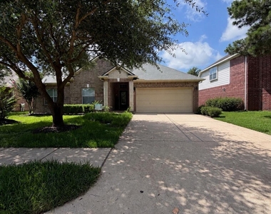 16927 Locust Springs Drive - Photo Thumbnail 23