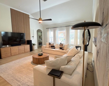 16927 Locust Springs Drive - Photo Thumbnail 4
