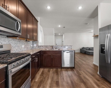 12615 Baker Bend Street - Photo Thumbnail 10