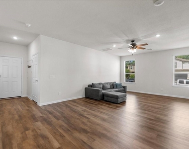 12615 Baker Bend Street - Photo Thumbnail 5