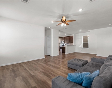 12615 Baker Bend Street - Photo Thumbnail 7