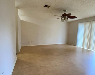5027 Kleinway Dr - Photo Thumbnail 9