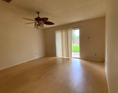 5027 Kleinway Dr - Photo Thumbnail 8