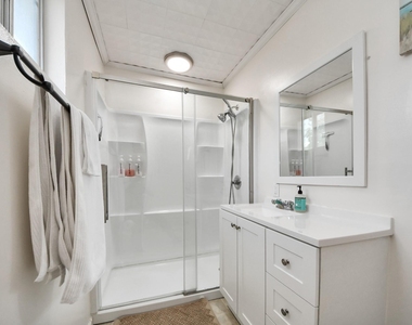 17018 Water Oak Drive - Photo Thumbnail 33