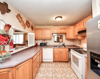 17018 Water Oak Drive - Photo Thumbnail 10