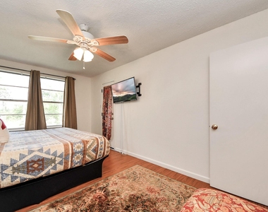 17018 Water Oak Drive - Photo Thumbnail 32