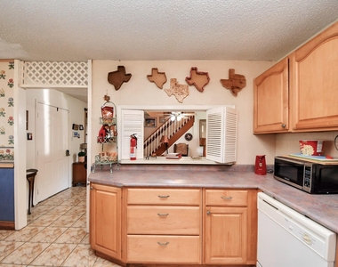 17018 Water Oak Drive - Photo Thumbnail 15