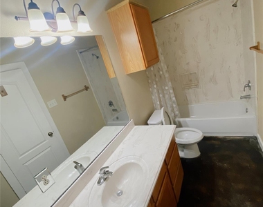 3126 Molly Drive - Photo Thumbnail 5