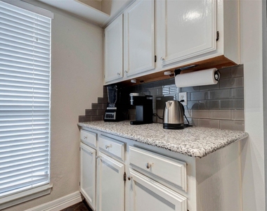 1212 Fairview Avenue - Photo Thumbnail 23